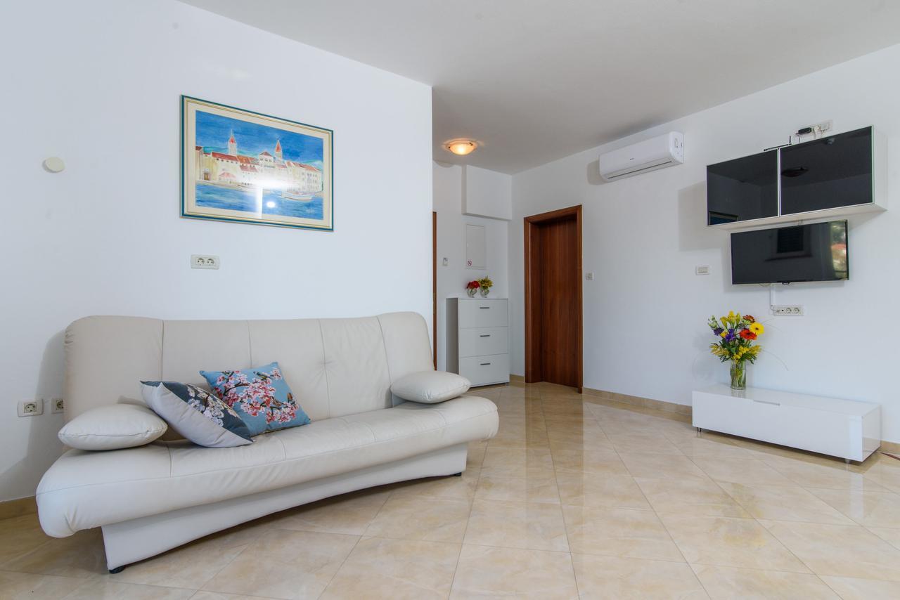 Villa Mediterana Seget Vranjica Eksteriør bilde