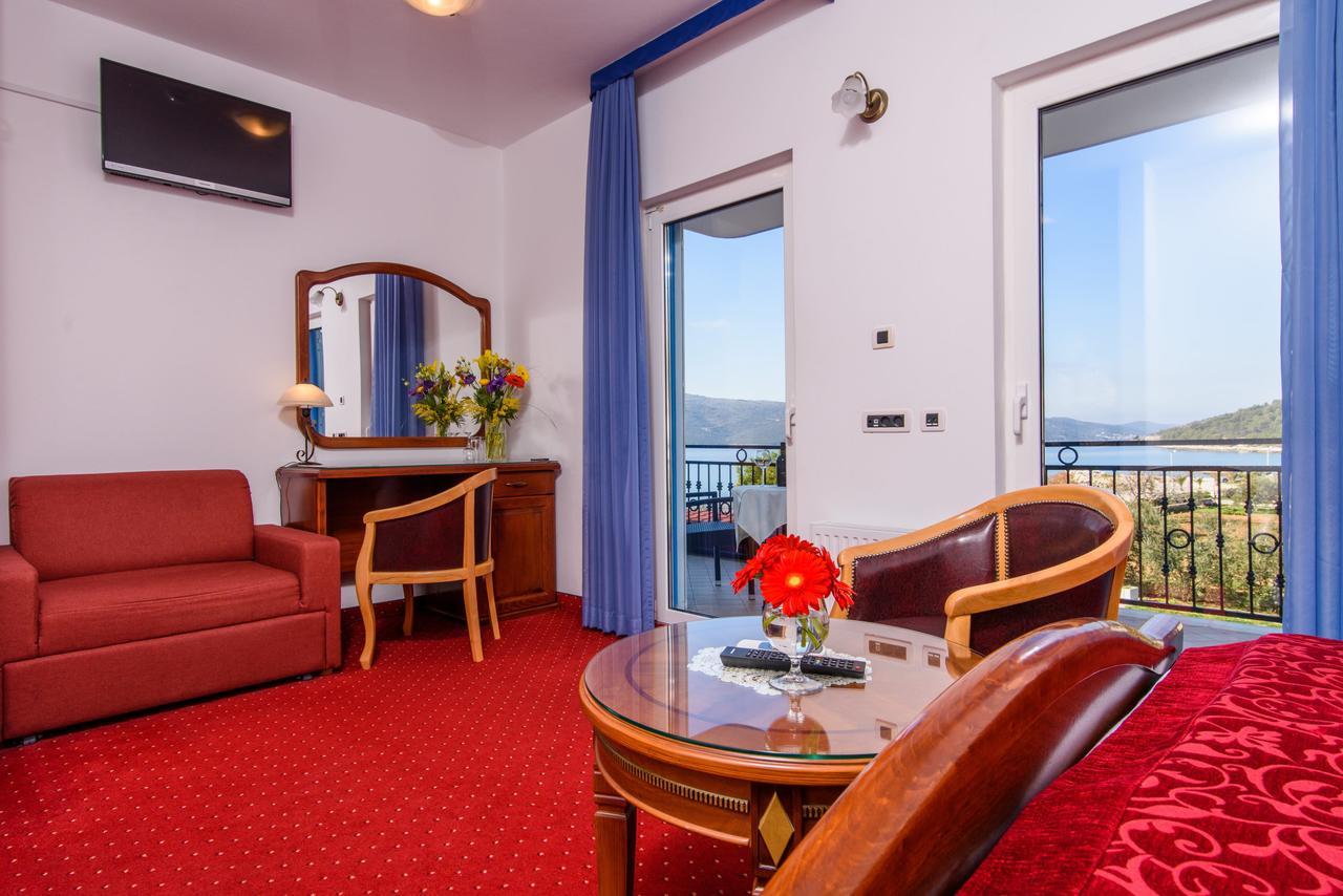 Villa Mediterana Seget Vranjica Eksteriør bilde