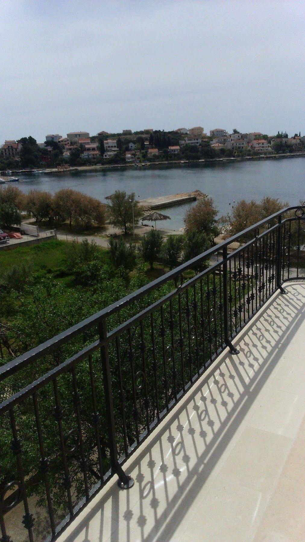 Villa Mediterana Seget Vranjica Eksteriør bilde